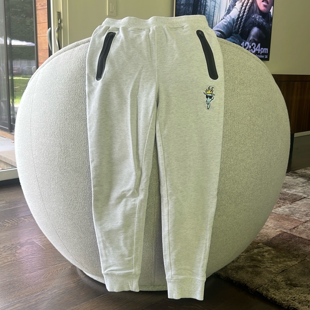 GOAT sweatpants boys youth size L